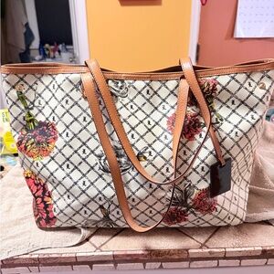 Stunning and Rare L.A.M.B. Marigold Tote in beautiful condition